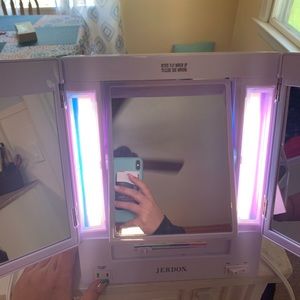 Jerdon mirror/light
